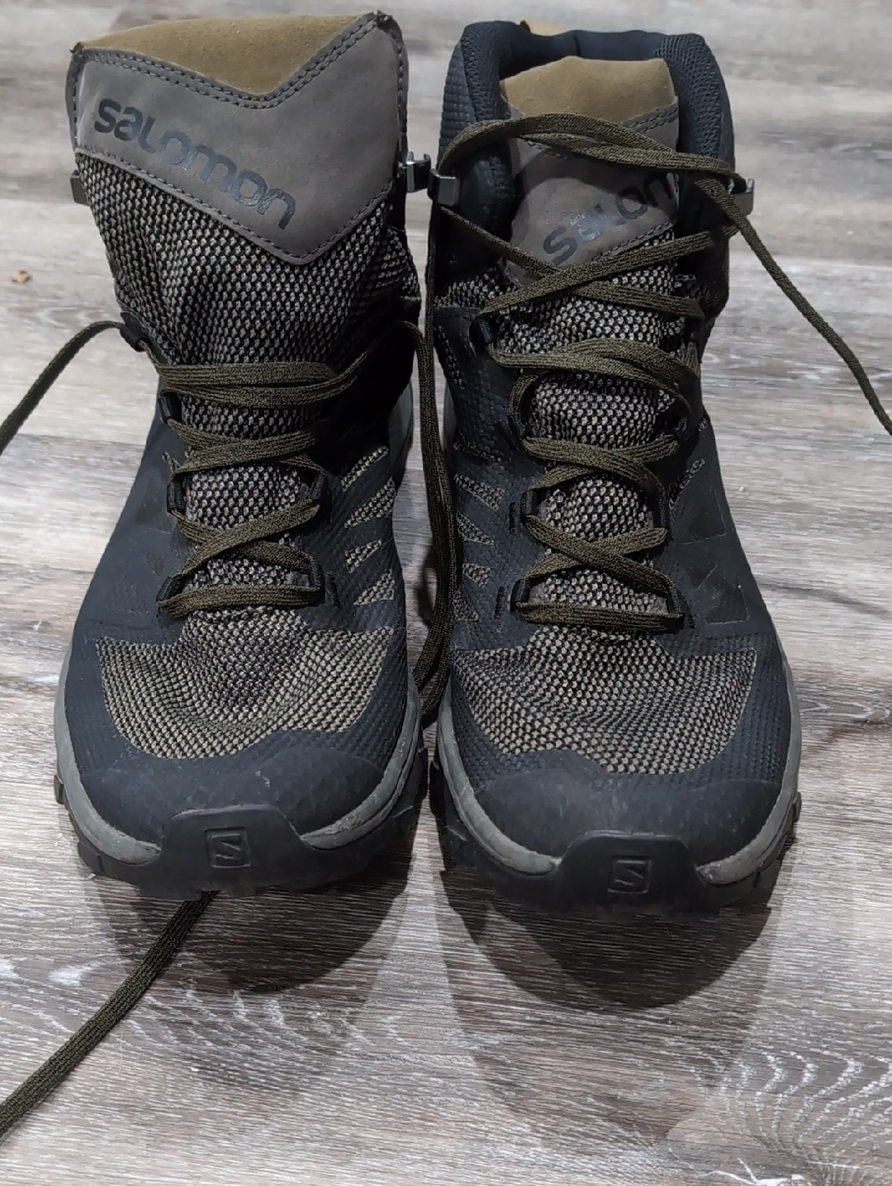 Salomon Men's Black and Tan Outdoor Boots